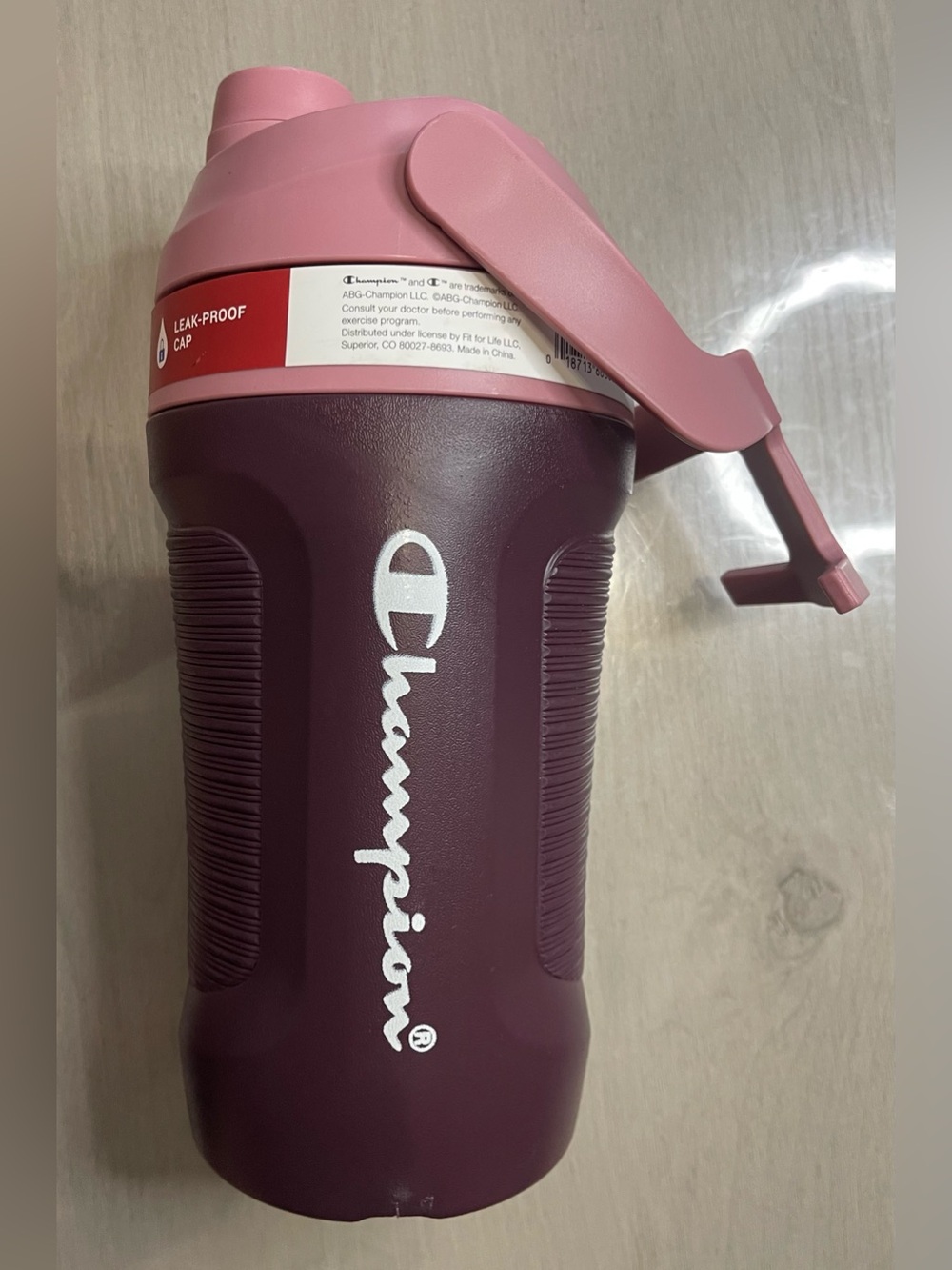 NWT Champion Game Read Chug Bottle 40OZ in Ruby/Cosmic Pink with Fence Hook
